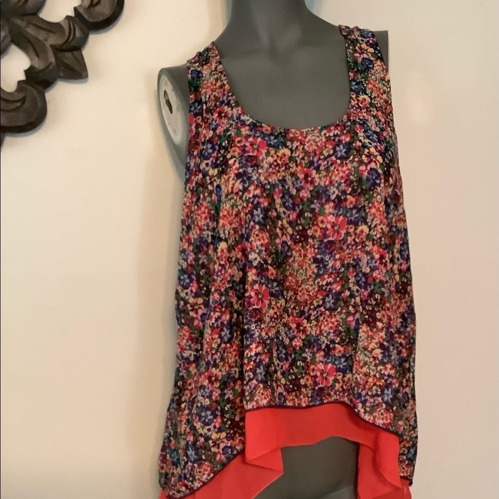 Xhilaration Womens L Red Floral Top Flowy Size L